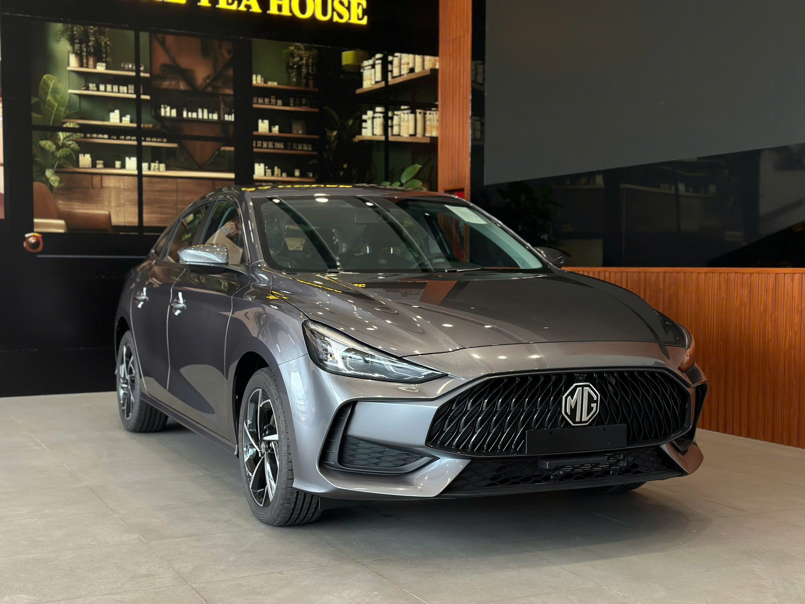 MG5 STANDARD & LUXURY – SEDAN HẠNG C CHO GIỚI TRẺ